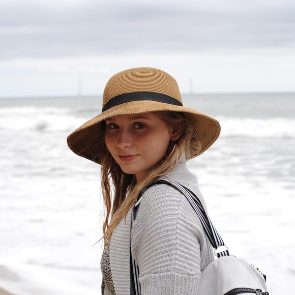 Meet your Posher, Addison - Picture 1 of 1